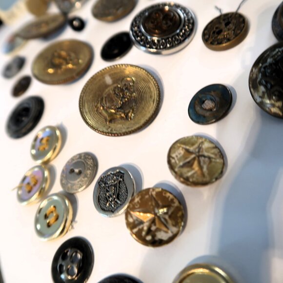 Large Old Button Collection Some Military Style Buttons Some Vintage Variety - Picture 8 of 16
